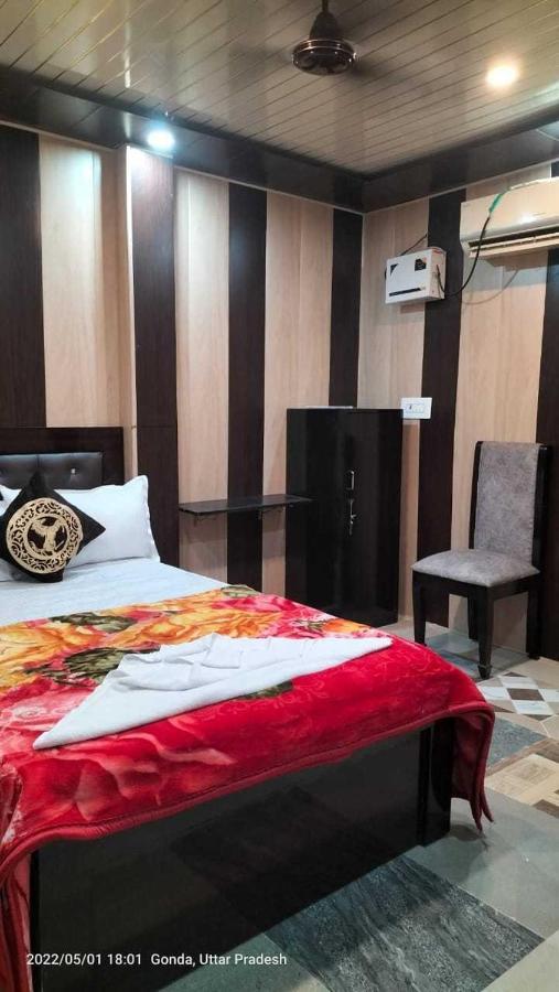 Oyo Mosaic Hotel And Restaurant Gonda Екстер'єр фото
